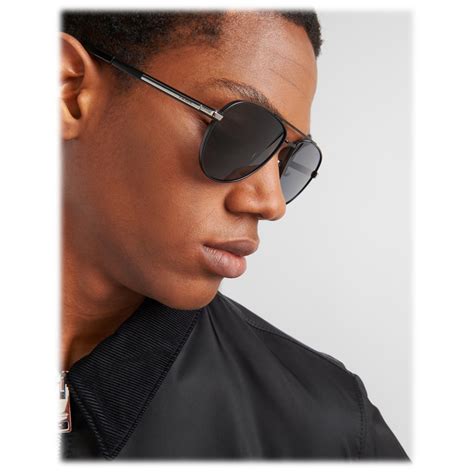 sunglasses with iconic metal plaque|Sunglasses with iconic metal plaque .